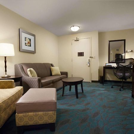 Hilton Garden Inn Fargo Esterno foto
