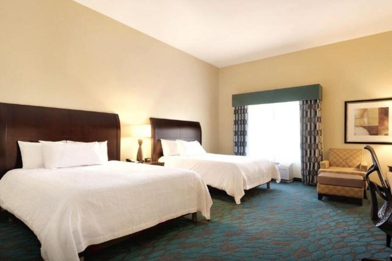 Hilton Garden Inn Fargo Esterno foto