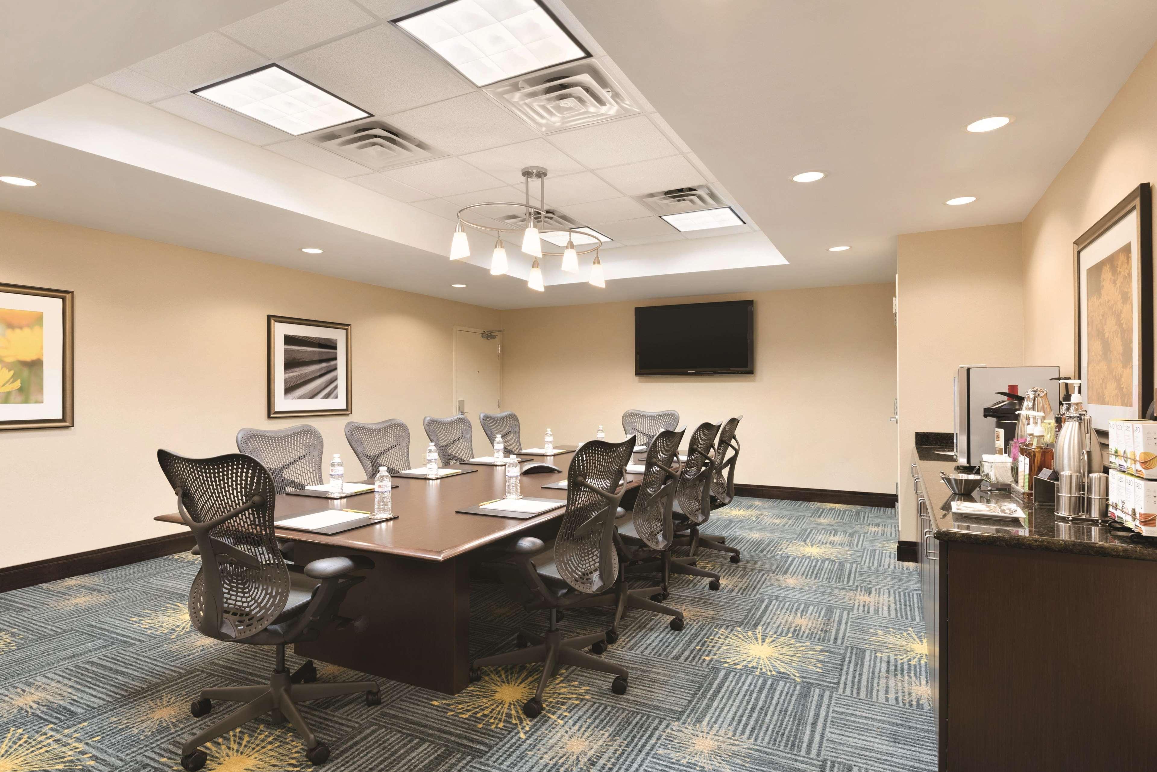 Hilton Garden Inn Fargo Esterno foto