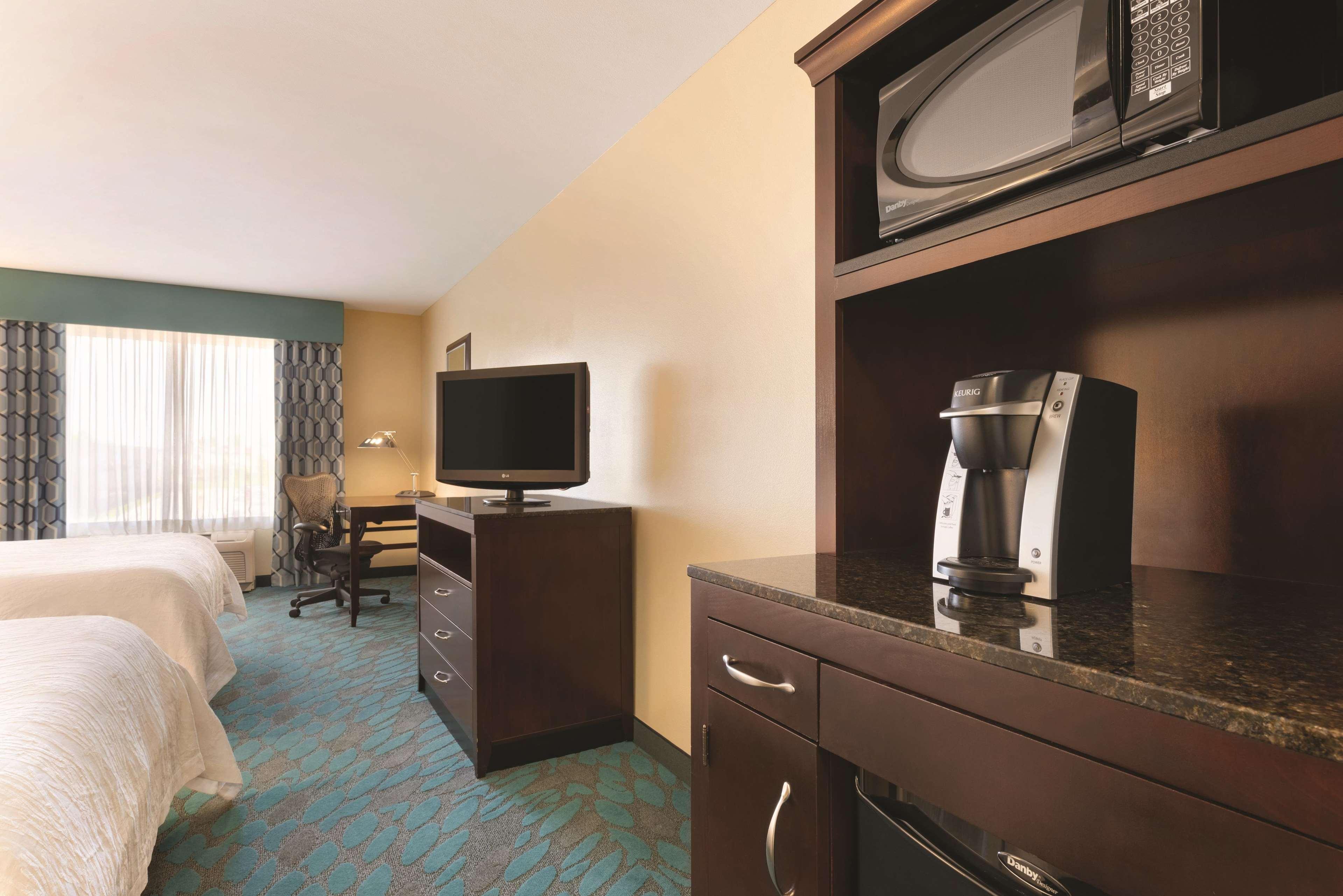 Hilton Garden Inn Fargo Esterno foto