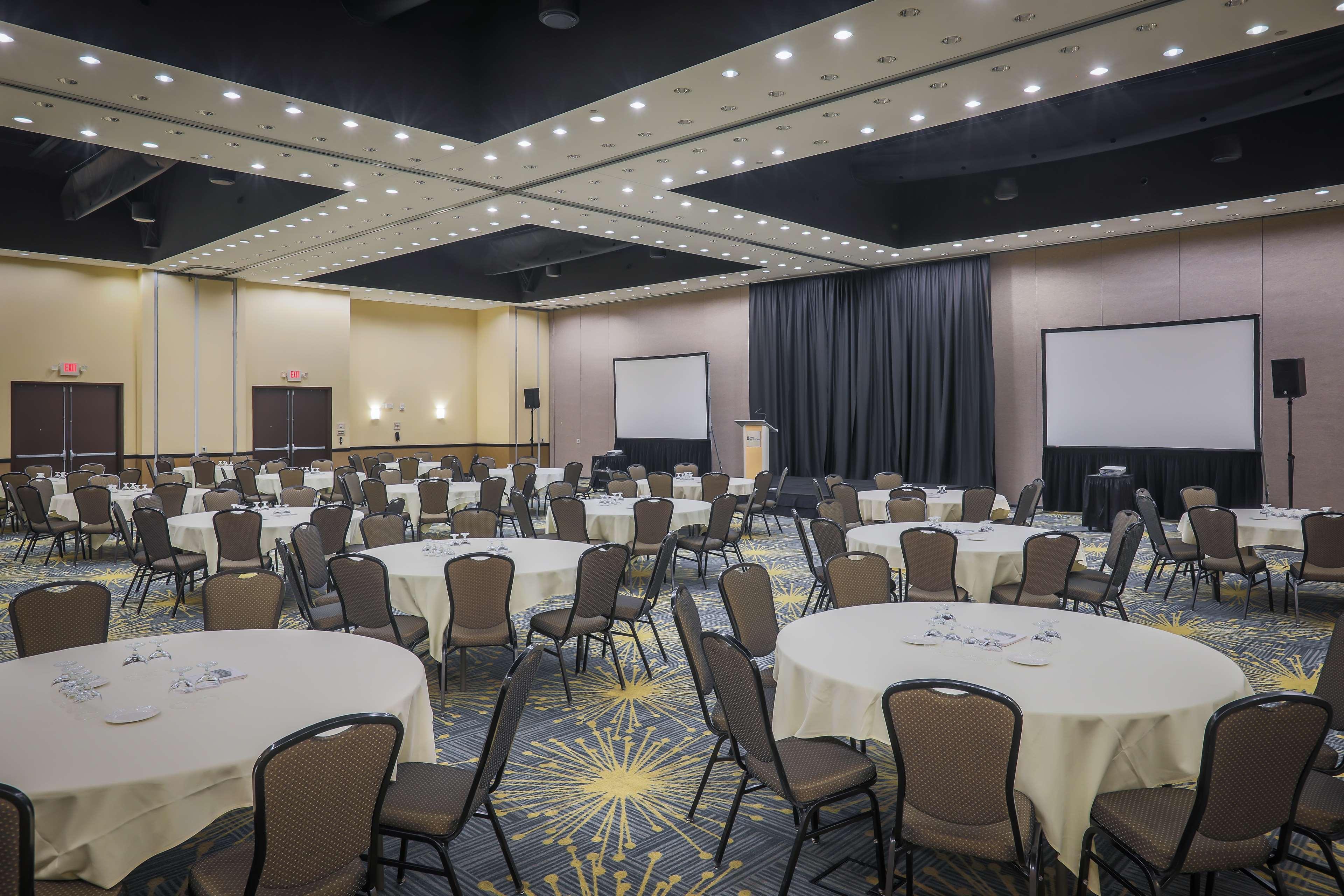 Hilton Garden Inn Fargo Esterno foto