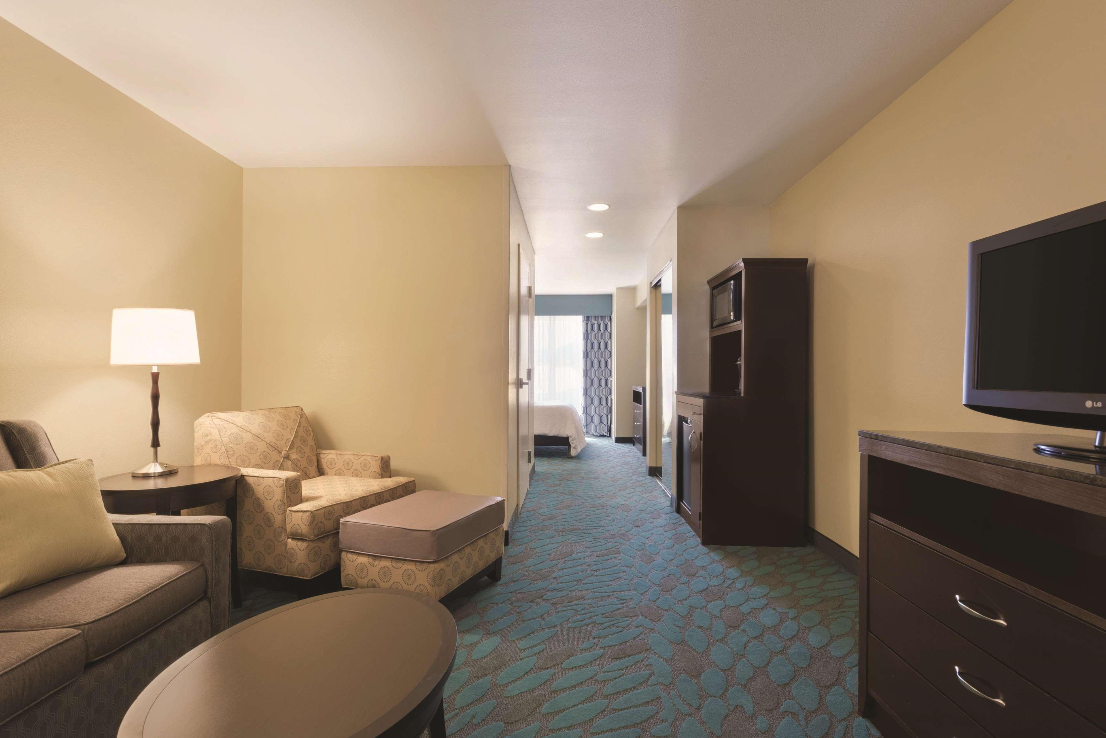 Hilton Garden Inn Fargo Esterno foto