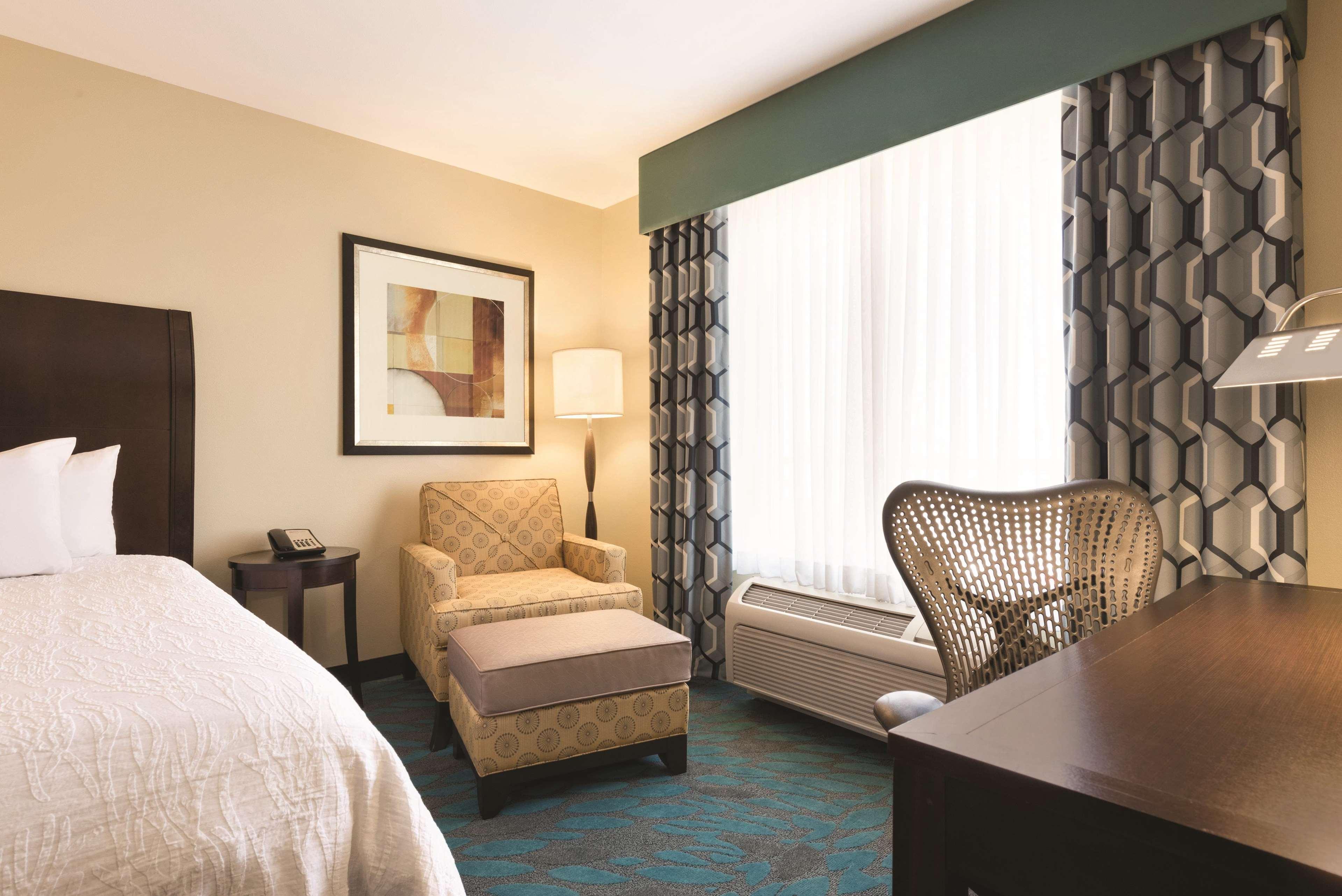 Hilton Garden Inn Fargo Esterno foto