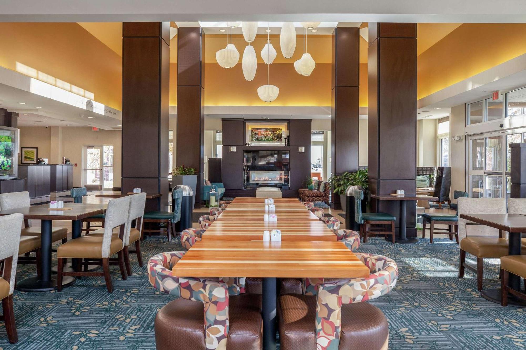 Hilton Garden Inn Fargo Esterno foto